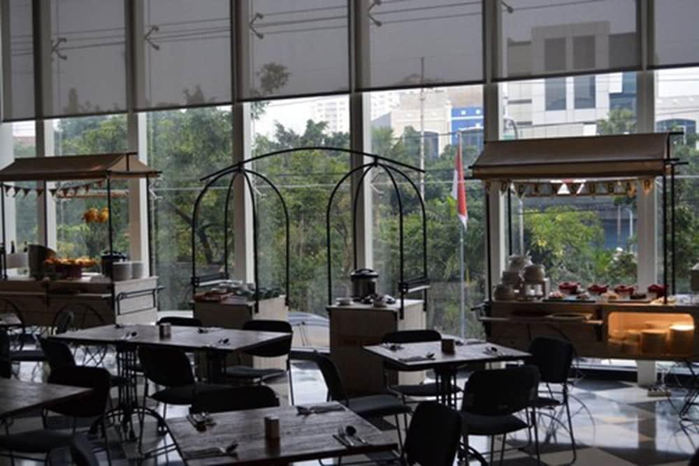 Luminor Hotel Jemursari By Wh With The Best Breakfast In Town And Located Near Surabaya Industrial Estate Rungkut Sier Экстерьер фото
