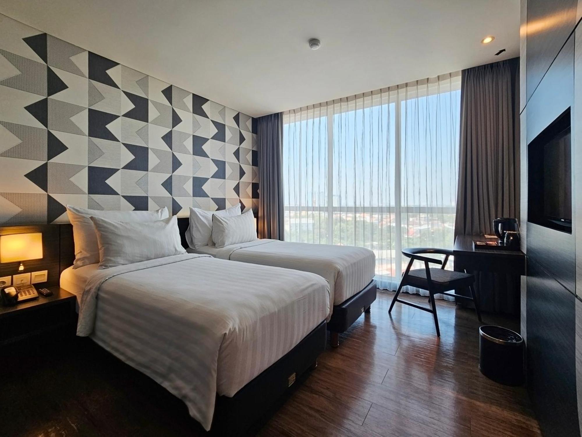 Luminor Hotel Jemursari By Wh With The Best Breakfast In Town And Located Near Surabaya Industrial Estate Rungkut Sier Экстерьер фото