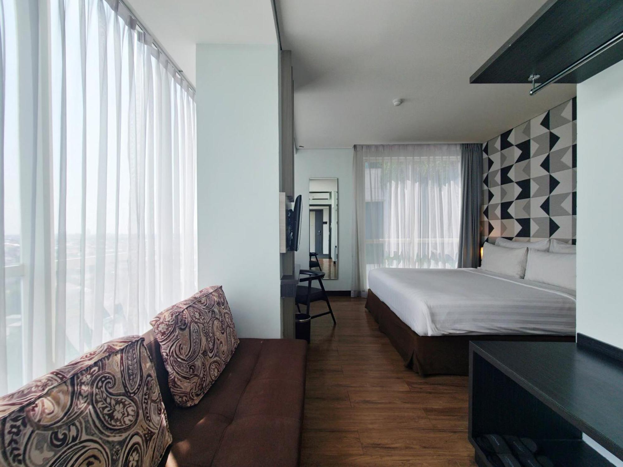 Luminor Hotel Jemursari By Wh With The Best Breakfast In Town And Located Near Surabaya Industrial Estate Rungkut Sier Экстерьер фото