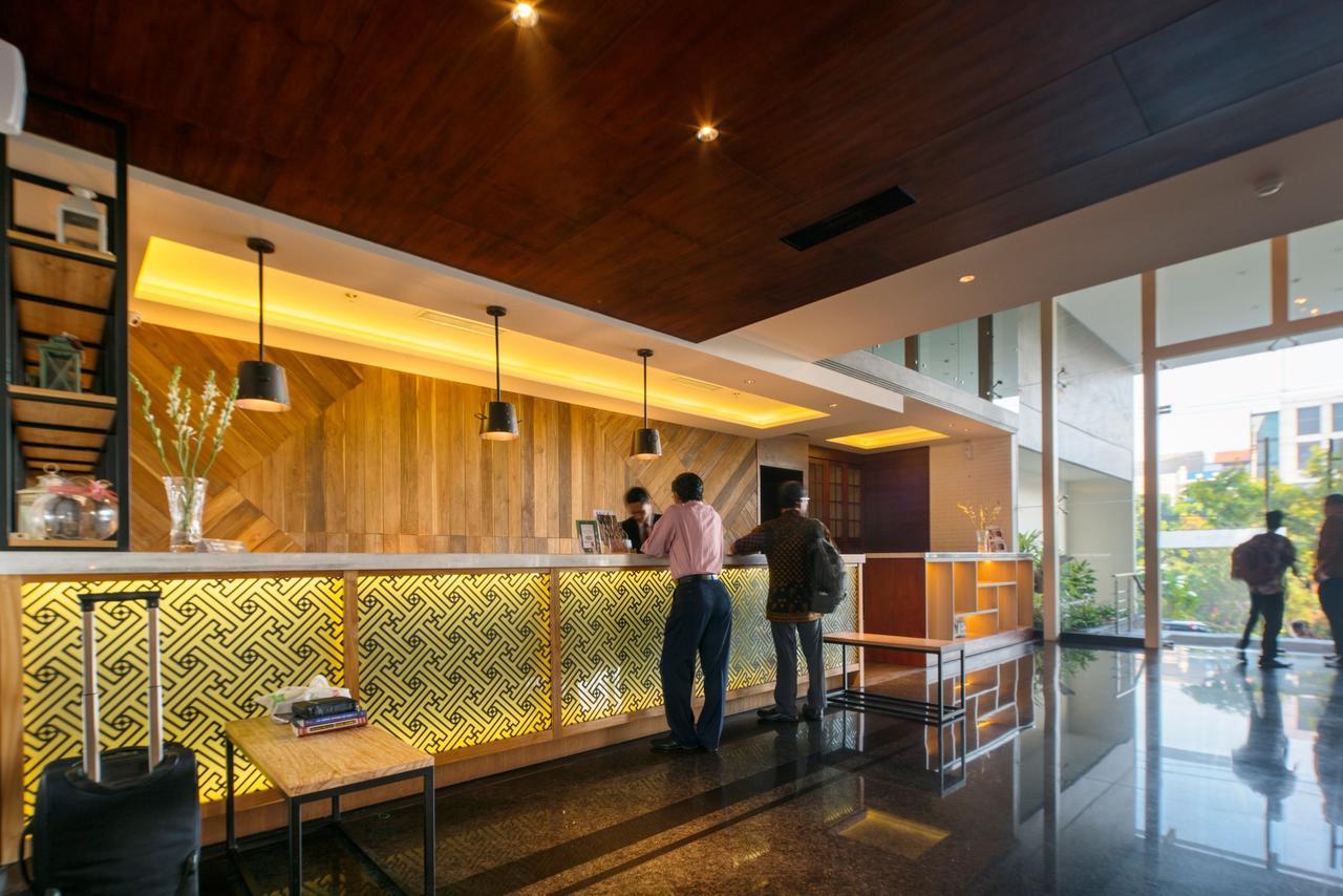 Luminor Hotel Jemursari By Wh With The Best Breakfast In Town And Located Near Surabaya Industrial Estate Rungkut Sier Экстерьер фото