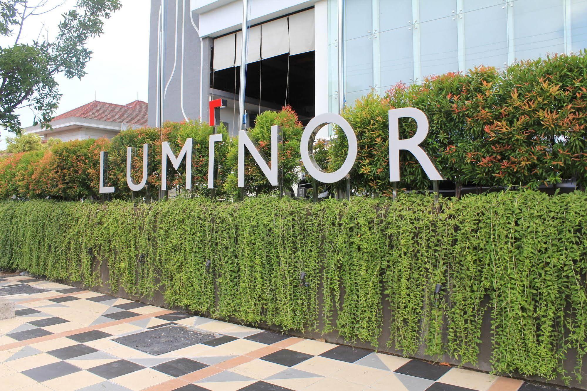 Luminor Hotel Jemursari By Wh With The Best Breakfast In Town And Located Near Surabaya Industrial Estate Rungkut Sier Экстерьер фото